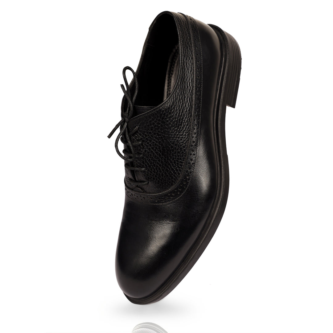 Black classic shoes - semi texture